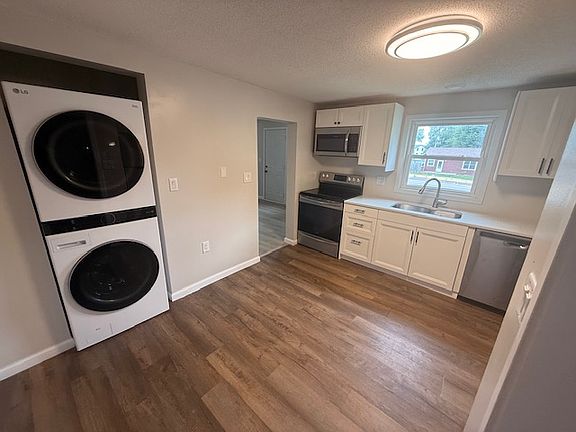 3rd image of 400 S Main St #1