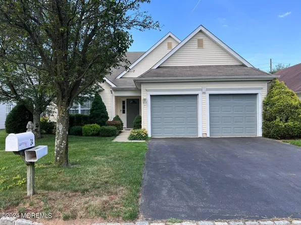 24 Ivy Hill Road, Lakewood, NJ 08701