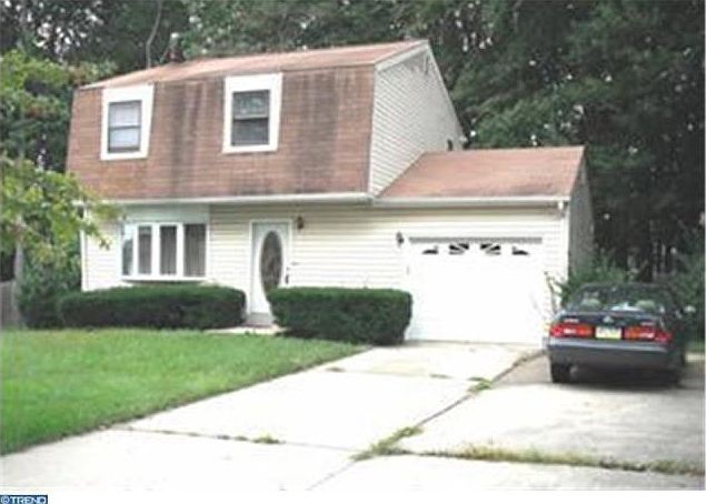 1st image of 121 Fantasia Dr