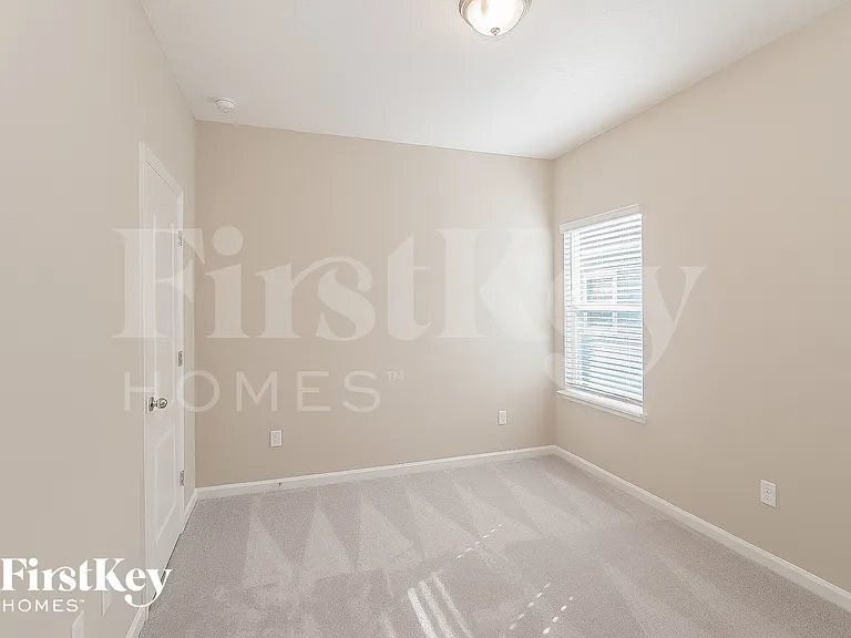 5689 Kellar Cir — Photo 12