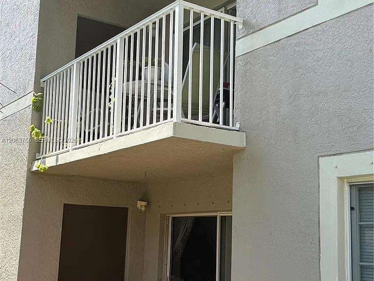 5045 Wiles Rd #201 — Photo 14