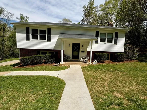 1130 Pinebrook Ave SE, Valdese, NC 28690