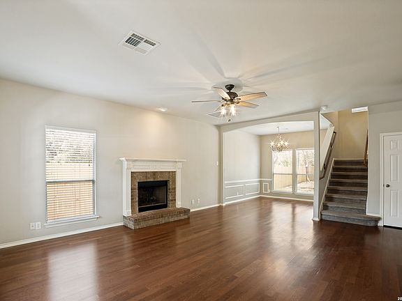4th image of 423 CATTLE RANCH DR