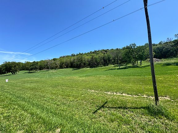 2nd image of 2294 Bluff Rd