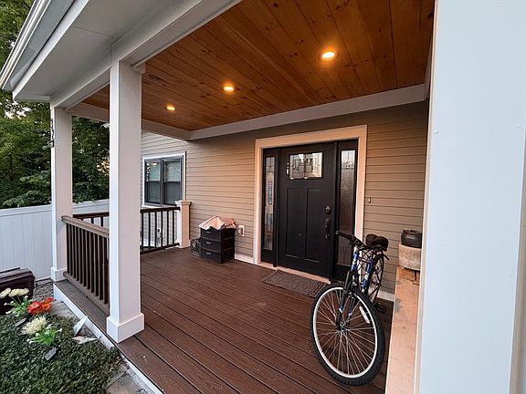 5th image of 32 Fremont Ave