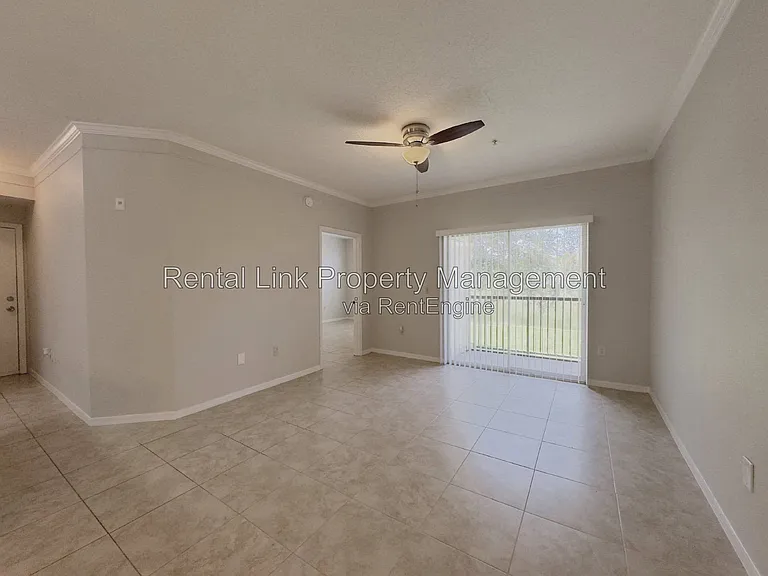 11530 Villa Grand #1121 — Photo 2