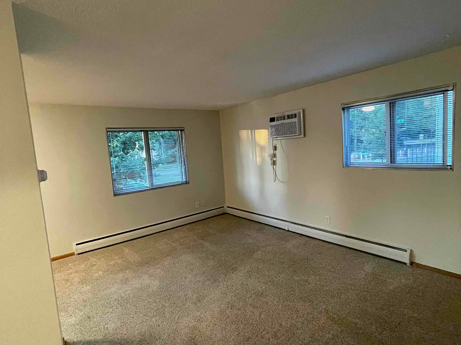 1 bed, 650 sqft, $1,150 — Photo 2