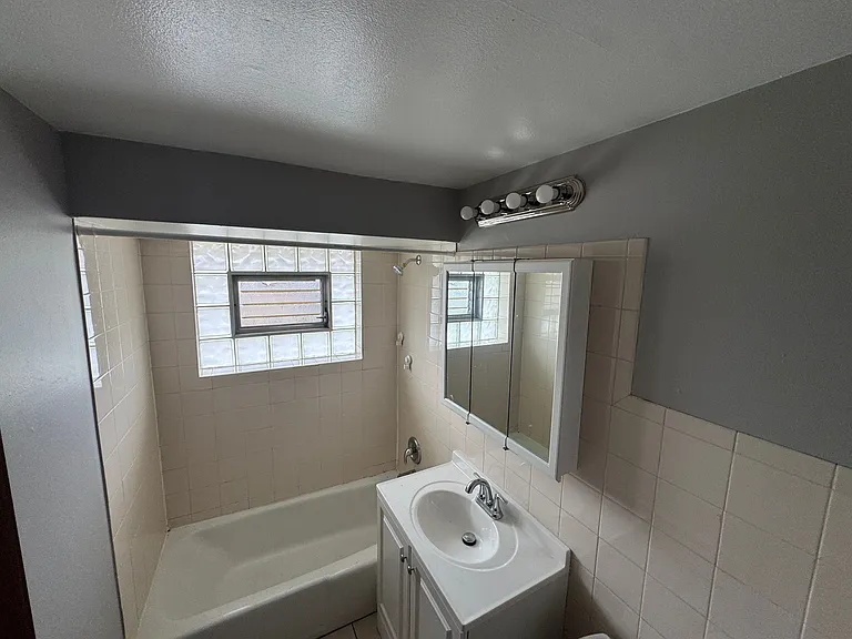11830 S Karlov Ave #3E — Photo 2