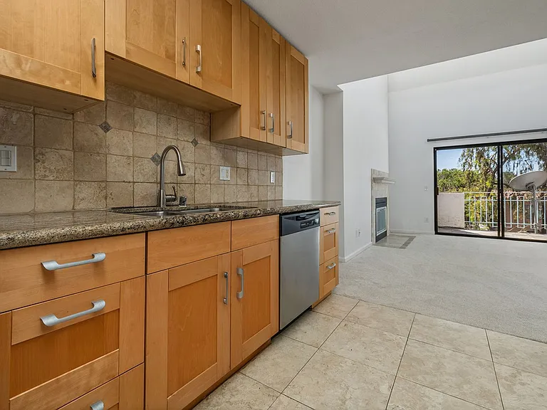 8308 Regents Rd — Photo 13