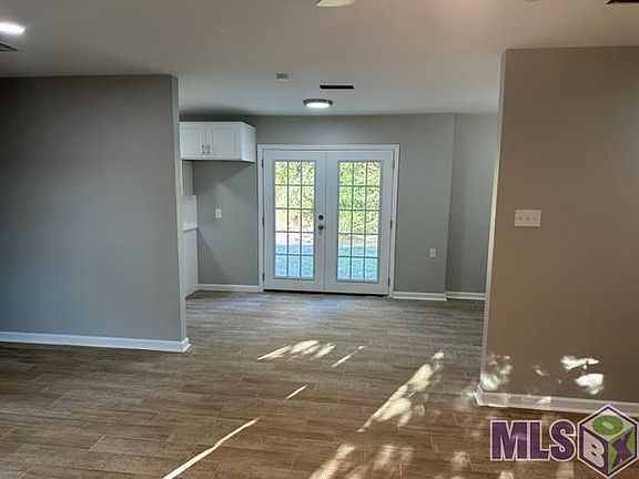 3rd image of 2505 Boxwood Dr