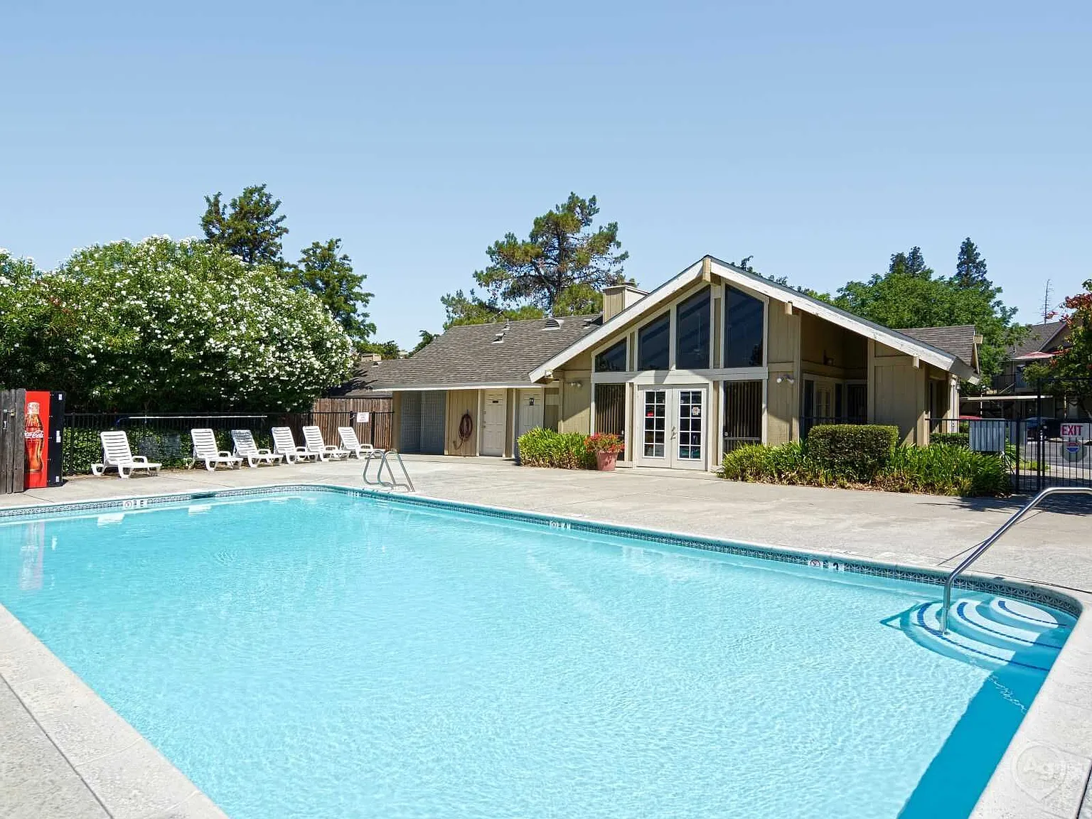 Willow Glen — Photo 4