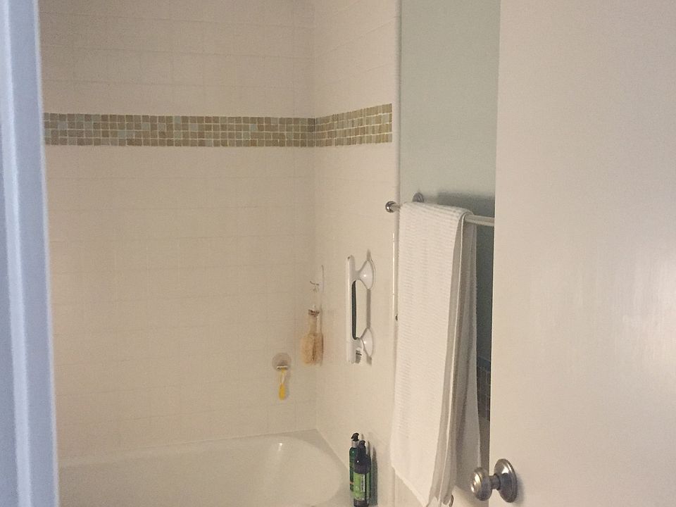 2nd image of 30 Surrey Ln