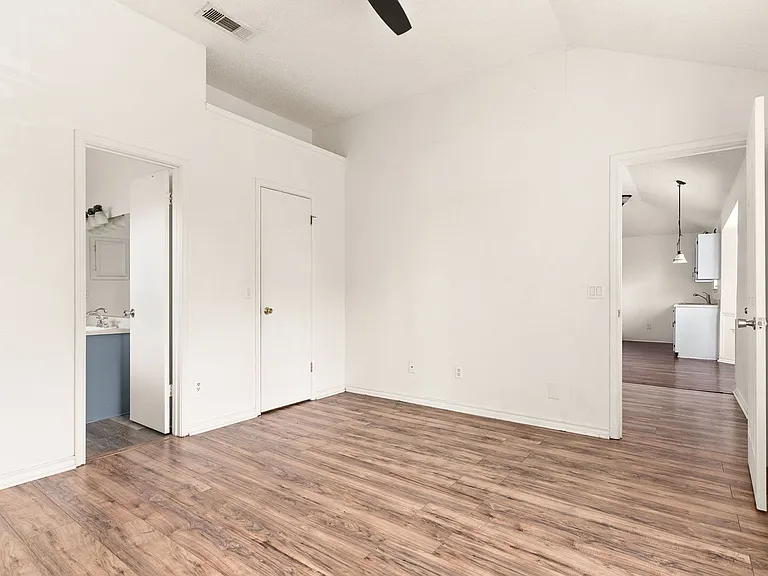 2702 Hemlock Dr — Photo 14