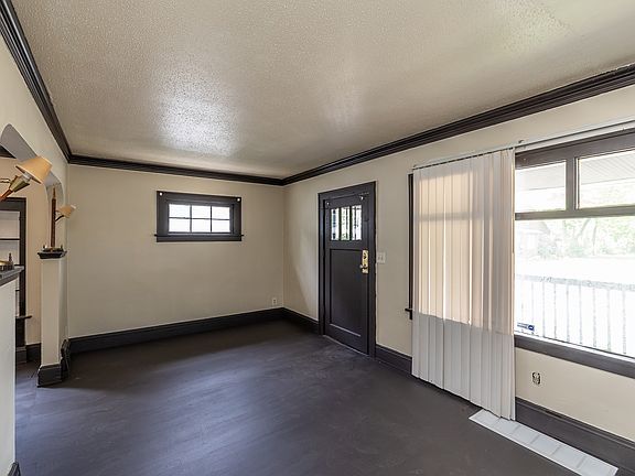 4th image of 14414 Glendale Ave