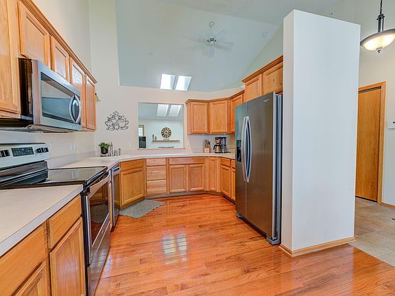 3rd image of 1192 Trenton Cir N #43