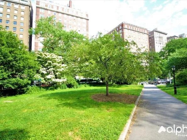 2033 2nd Avenue image 6 of 7