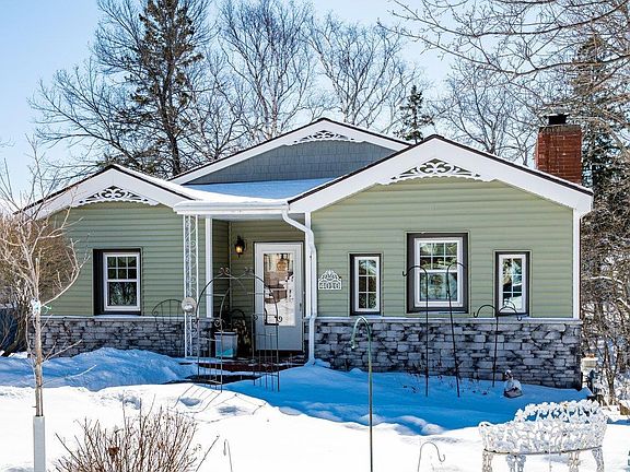 2nd image of 4010 Robinson St