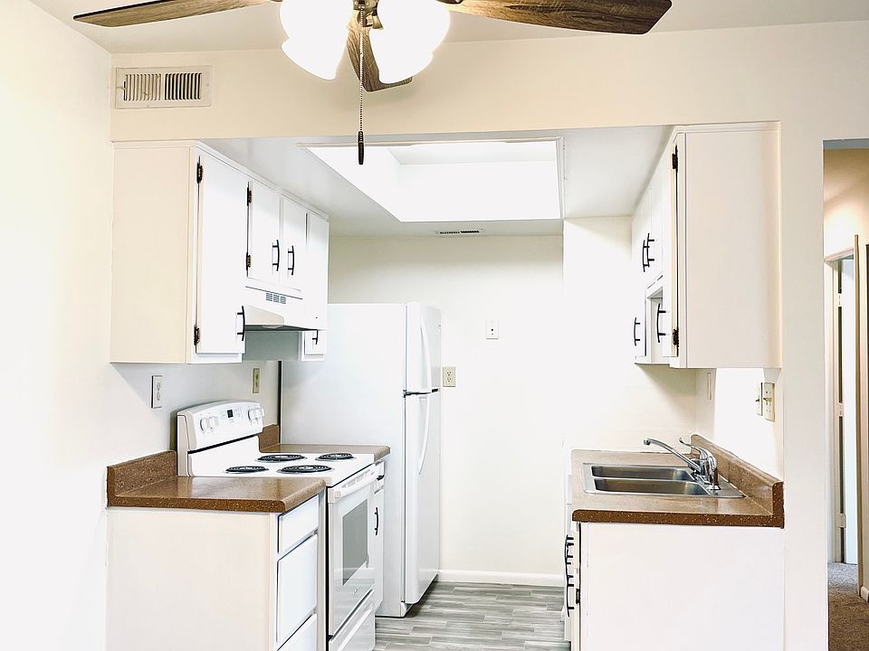 1st image of 4 W Northwood Dr APT 3