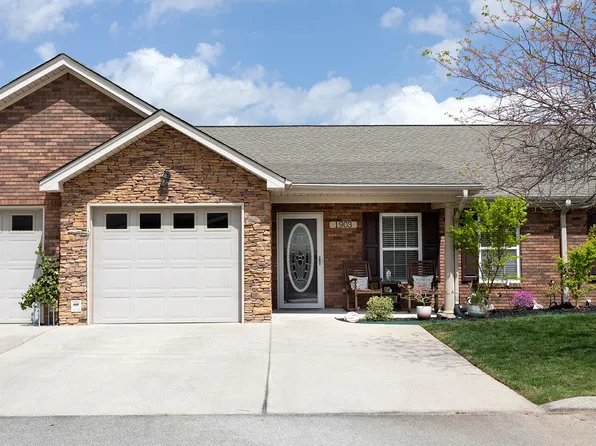 1903 Applebrook Dr, Rossville, GA 30741