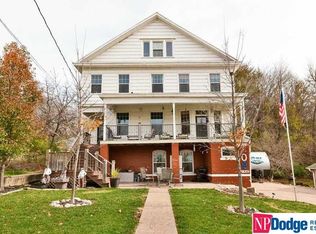209 N Elm St, Weeping Water, NE 68463