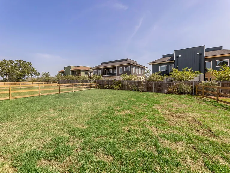 3006 Alpha Wolf Ct — Photo 34