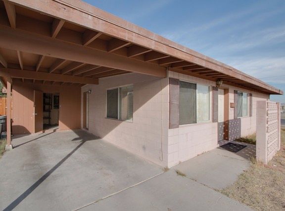 2nd image of 1662 El Segundo Ave