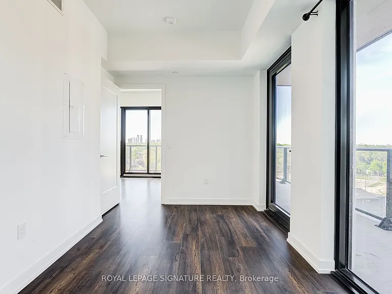 799 The Queensway #820 — Photo 30