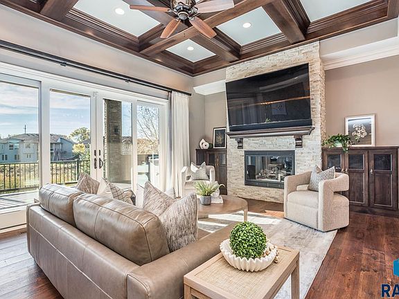3rd image of 7502 S Grand Arbor Ct