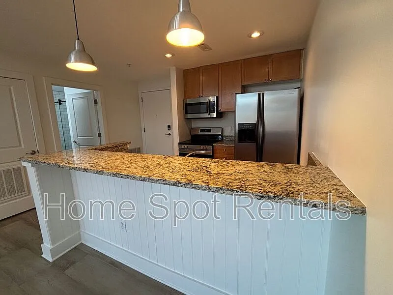 1 bed, 1.0 bath, 610 sqft, $1,575 — Photo 3