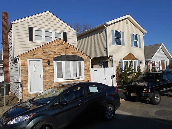 Outside - 3 Houses From Dunes