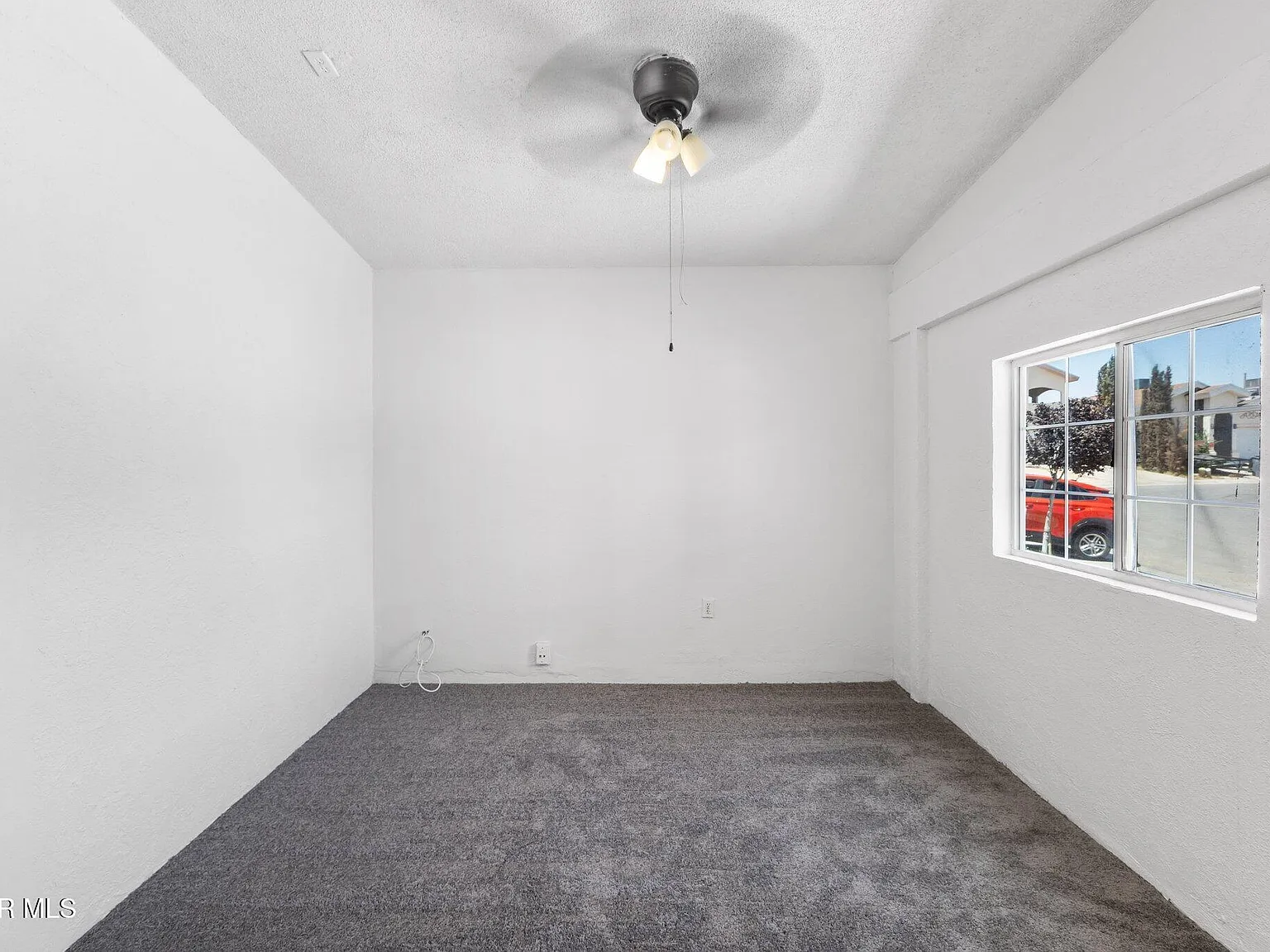 3 bed, 2.0 bath, 1078 sqft, $1,600 — Photo 3