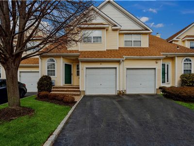 8 Blueberry Court, Melville, NY, 11747