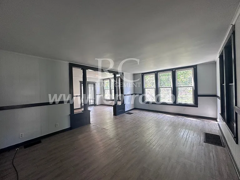 33 Bismark St — Photo 8