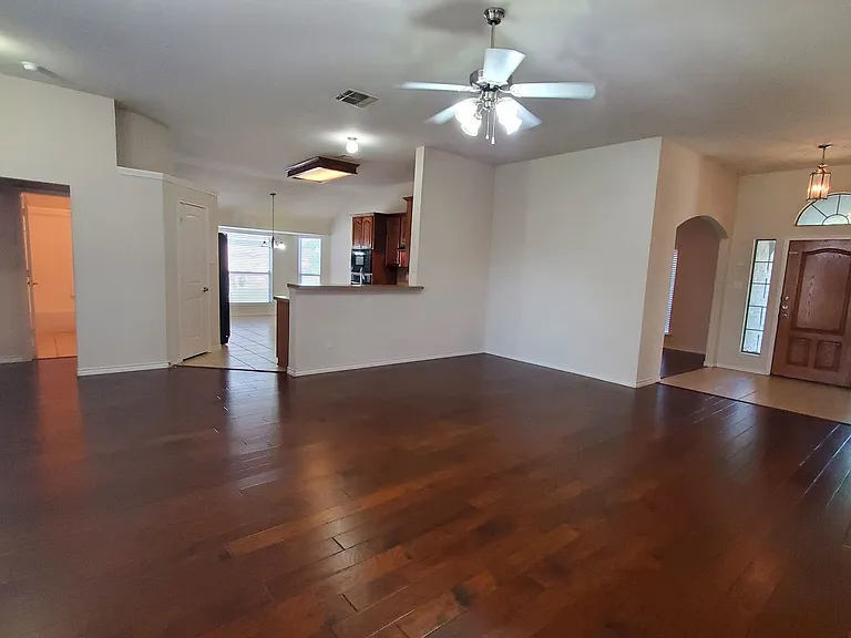 301 Ponderosa Trl — Photo 2