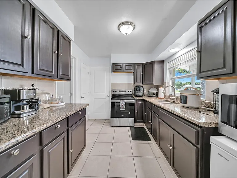 246 SE 44th St — Photo 12