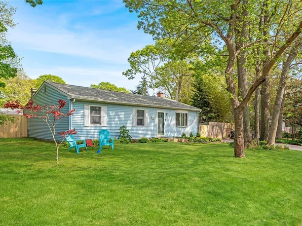 9 W Thompson Avenue, East Moriches, NY 11940