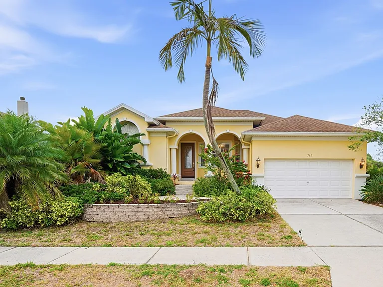 718 Bunker View Dr — Photo 1