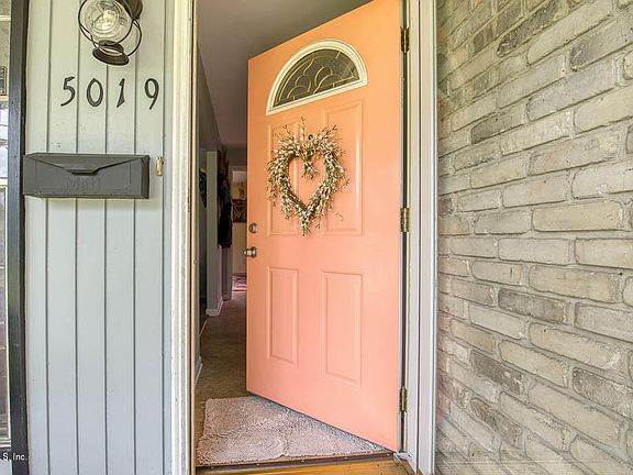 4th image of 5019 Brighton Dr