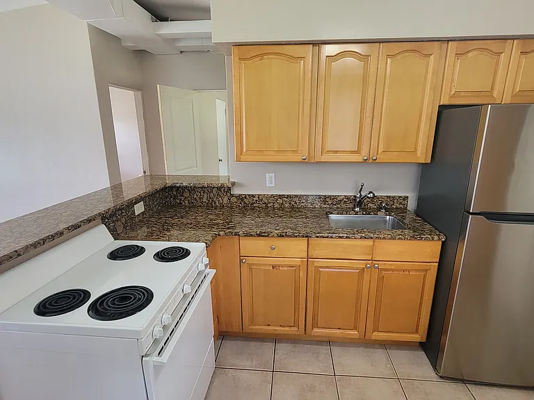 279 S 3rd St — Photo 5