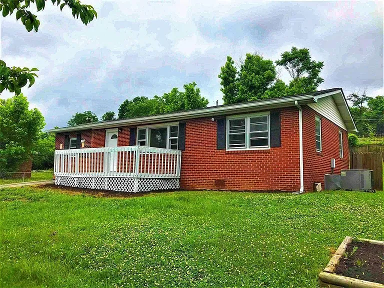 310 College Park Rd — Photo 1