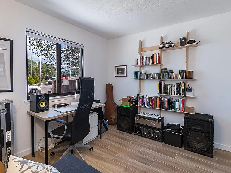 1300 Rufina Ln — Photo 6