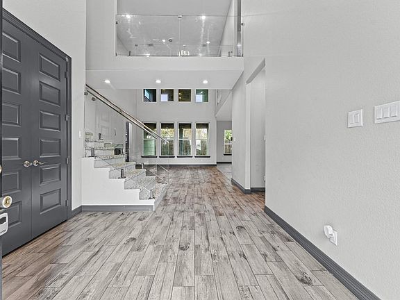 4th image of 5215 Kelso St