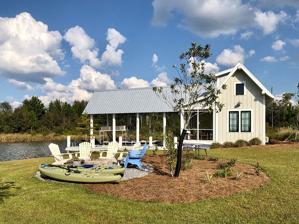 1st image of 17 The Moorings