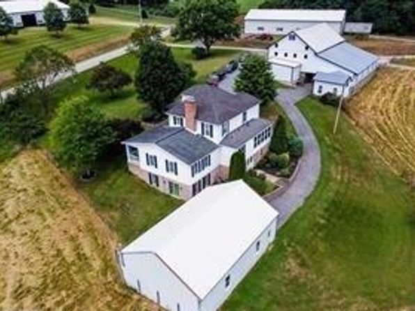 4882 Wolfgang Rd