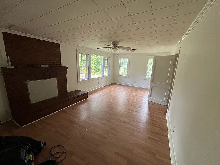 445 Glover St — Photo 4