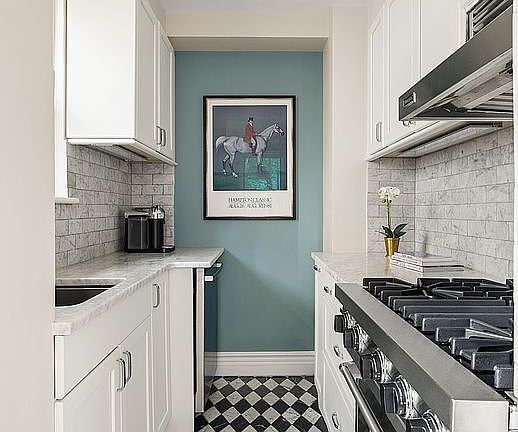 5th image of 225 E 73rd St #1E