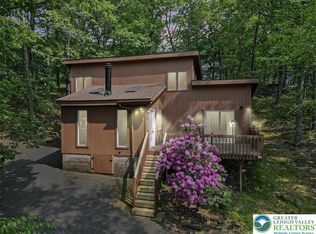 5015 Woodbridge Dr E, Bushkill, PA 18324