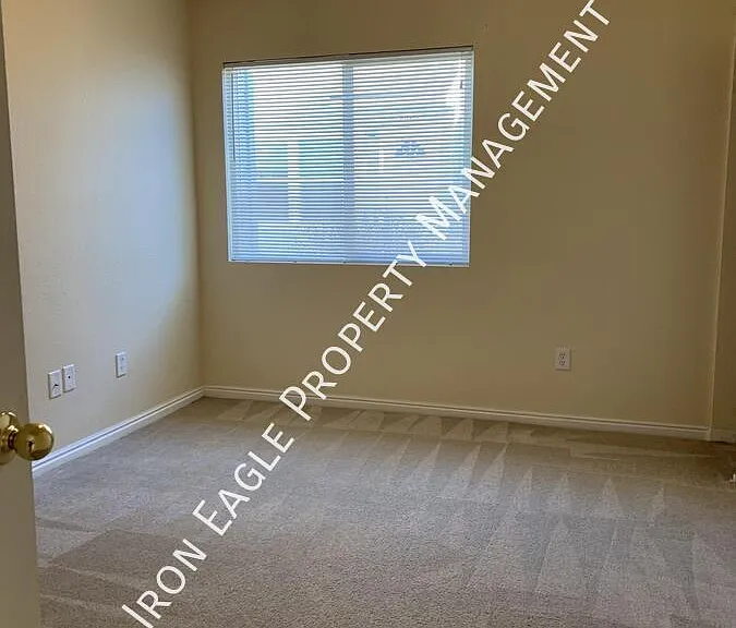 5908 W Port Ln #101 — Photo 12
