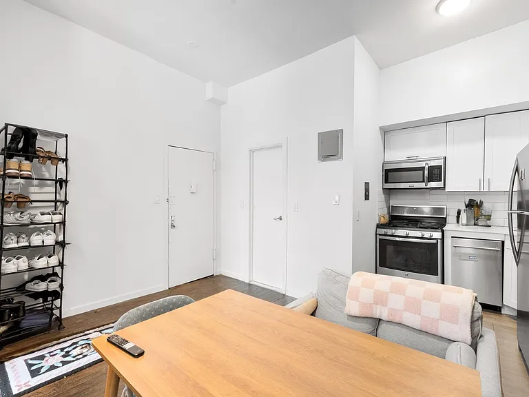 309 W 29th St #2F — Photo 4