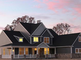 2670 Long Ridge Dr, Hellertown, PA 18055